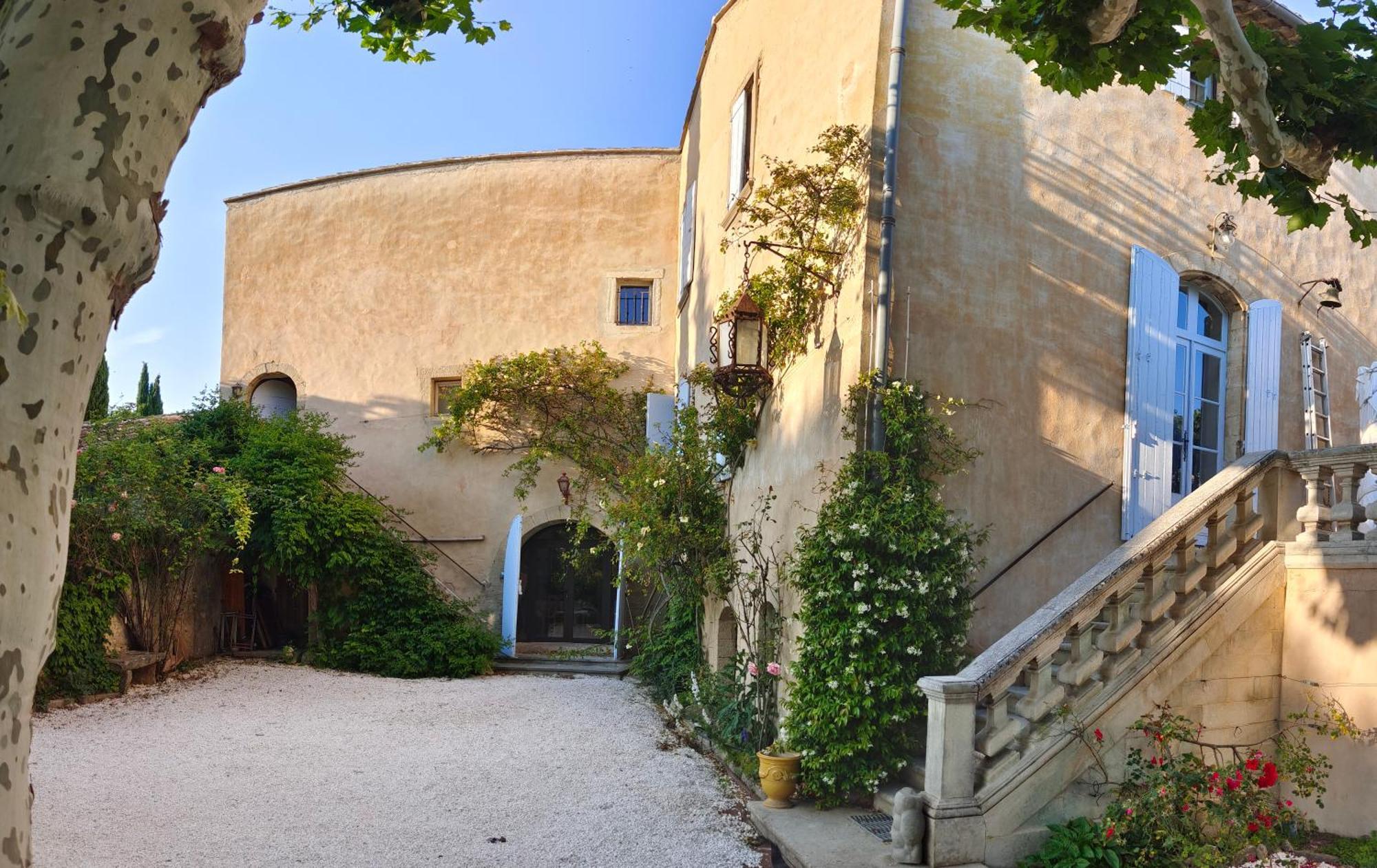 Rue Du Chateau A Cabrieres D'Avignon Panzió Kültér fotó