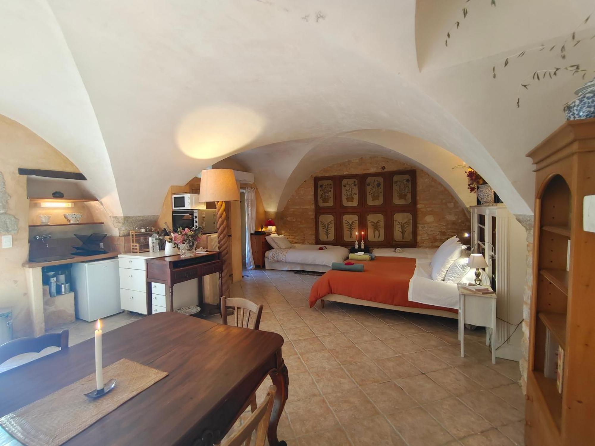 Rue Du Chateau A Cabrieres D'Avignon Panzió Kültér fotó