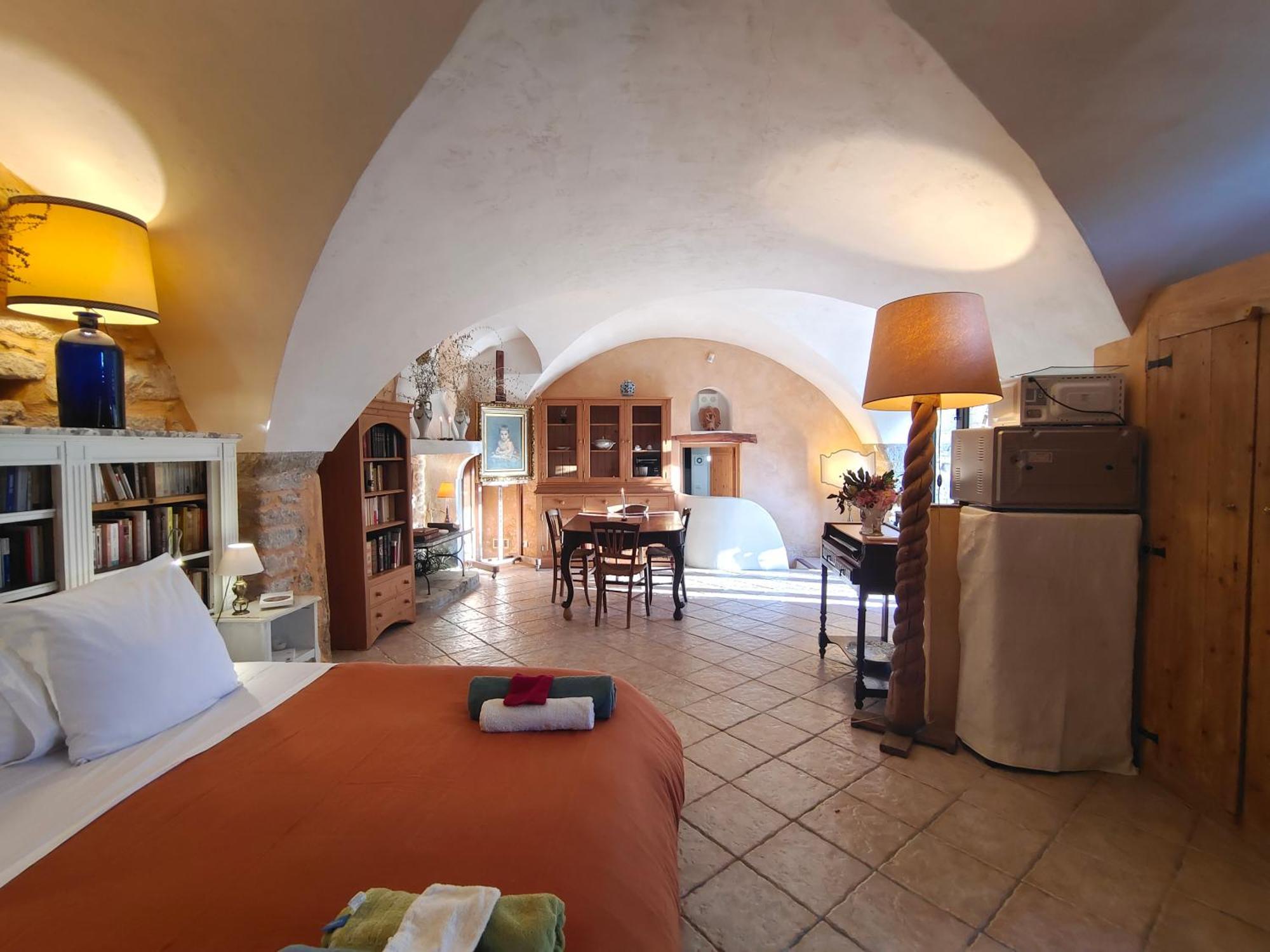 Rue Du Chateau A Cabrieres D'Avignon Panzió Kültér fotó